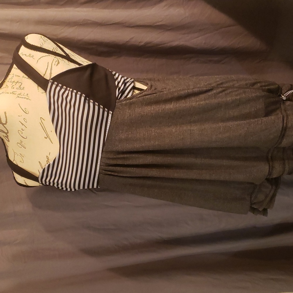 Lululemon tanktop size 12 lavender striped built in bra